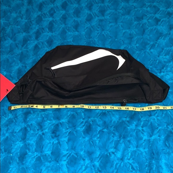 NWT Oversized NIKE Cross Body Fanny Pack - Picture 9 of 10
